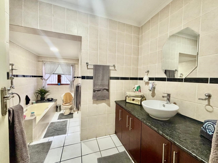 3 Bedroom Property for Sale in Mabille Park Western Cape